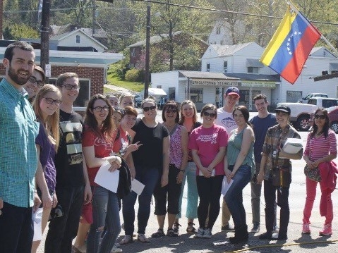 Students at spanish food truck