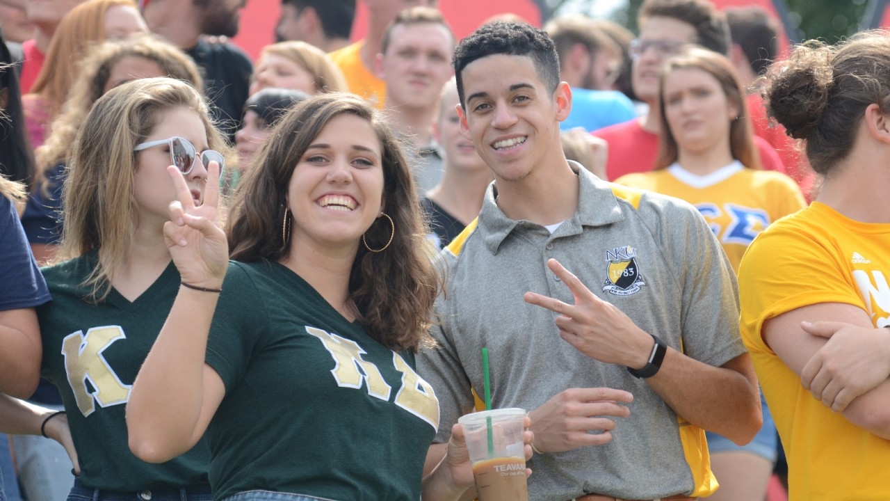 Active life on campus, a crowd of students attending a rally